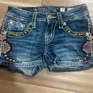 Miss me girl shorts the size is 7